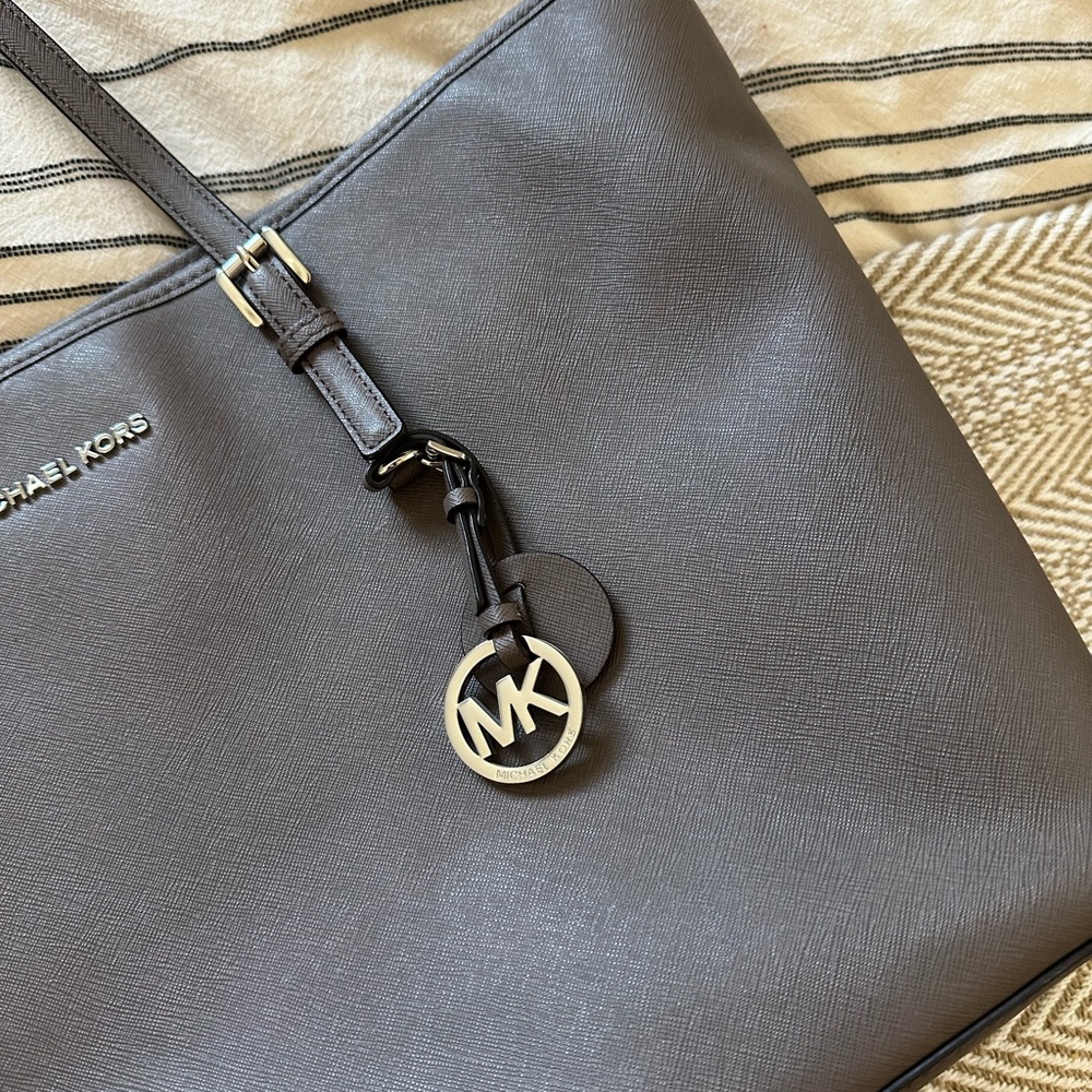 Michael Kors Handbag Tote - Picture 3 of 10